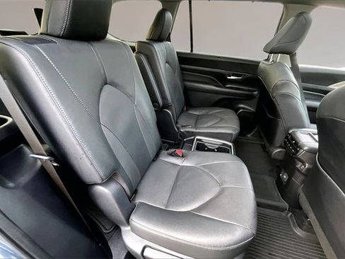 Used 2024 Toyota Grand Highlander Limited image 21