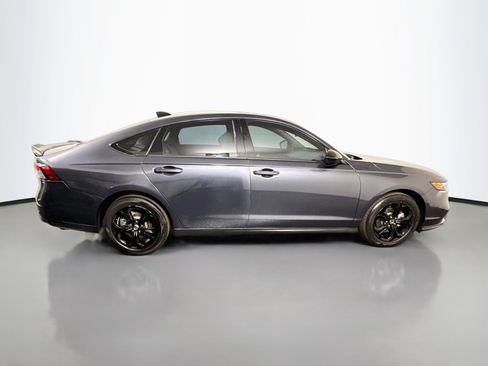 Used 2025 Honda Accord SE image 11