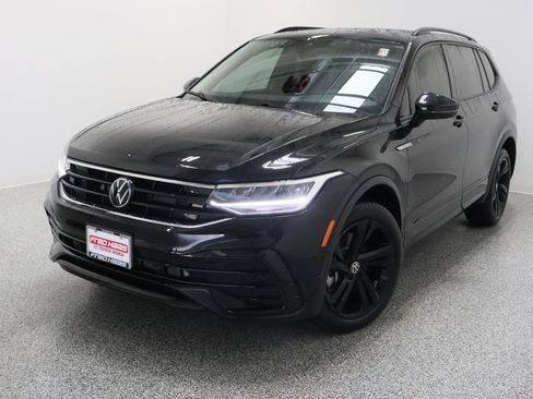Used 2024 Volkswagen Tiguan SE R-Line FWD image 2