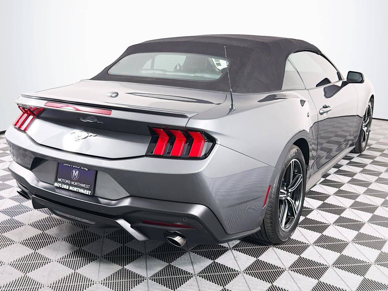 Used 2025 Ford Mustang Premium RWD image 25