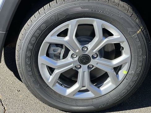 New 2026 Jeep Compass Latitude image 16