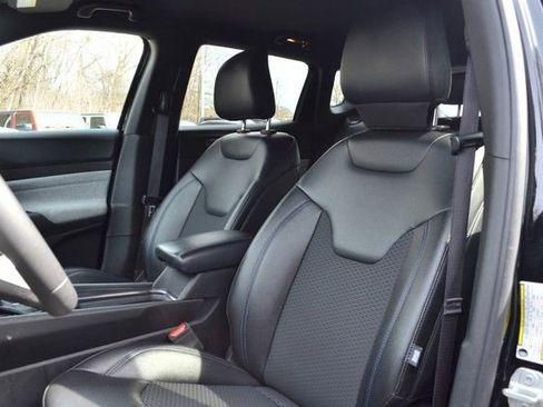 Used 2024 Jeep Compass Latitude image 18