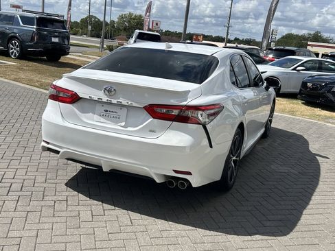 Used 2019 Toyota Camry image 6