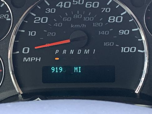 Used 2023 GMC Savana 2500 Extended RWD image 22