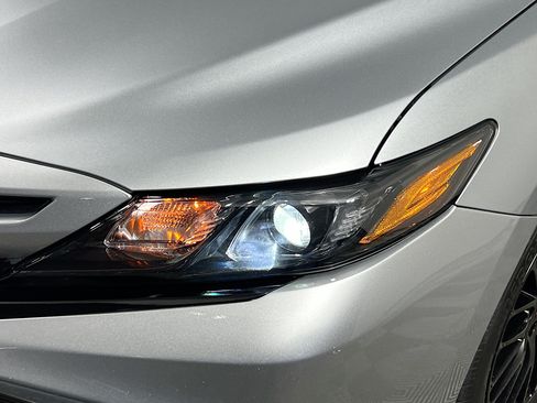 Used 2023 Toyota Camry SE w/ Convenience Package FWD image 12
