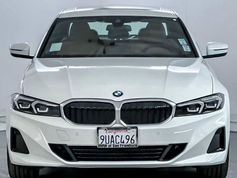Used 2025 BMW 330i Sedan w/ Convenience Package image 10