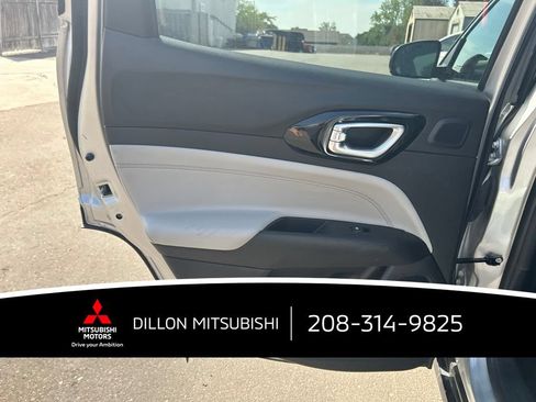 Used 2025 Jeep Compass Limited w/ Elite Group AWD/4WD image 9