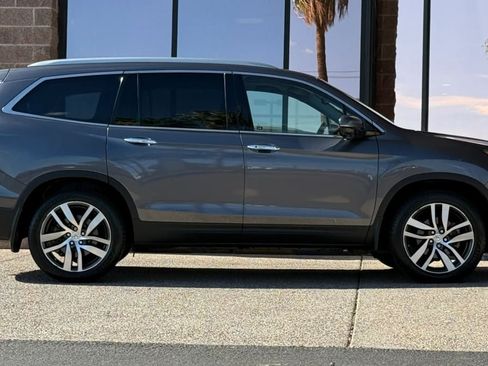 Used 2017 Honda Pilot Touring image 15