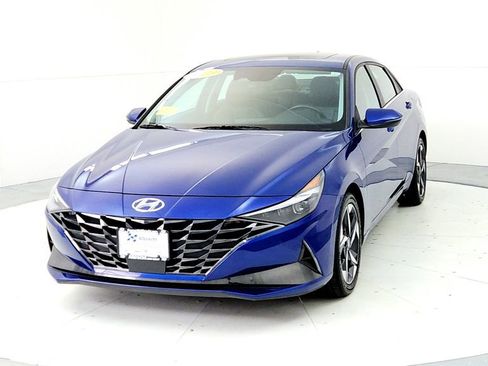 Used 2023 Hyundai Elantra Limited w/ Cargo Package FWD image 2