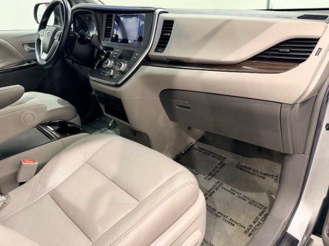 Used 2017 Toyota Sienna XLE w/ XLE Navigation Package FWD image 23