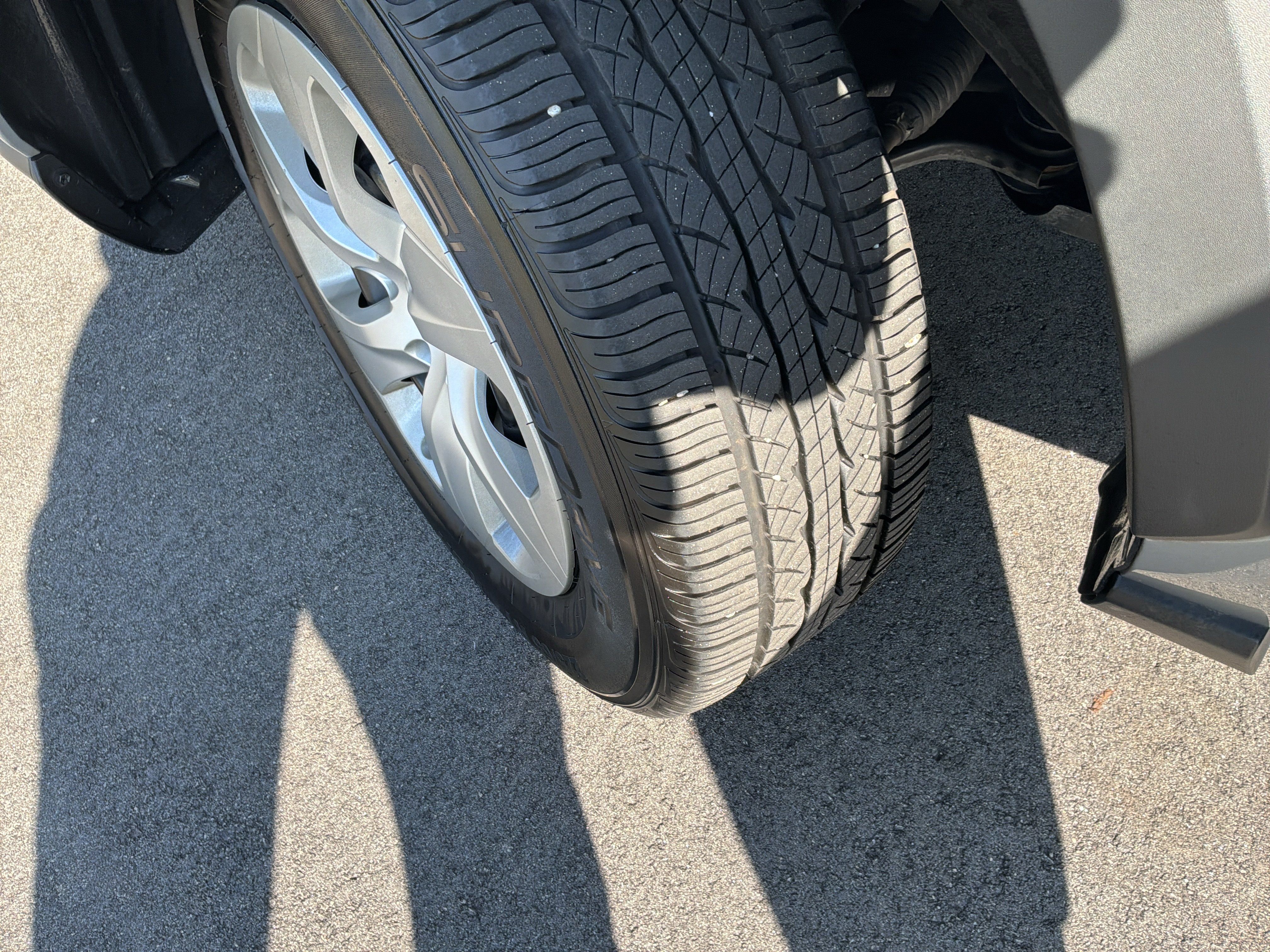 Used 2019 Toyota RAV4 LE FWD image 14
