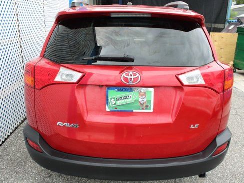 Used 2013 Toyota RAV4 LE FWD image 5