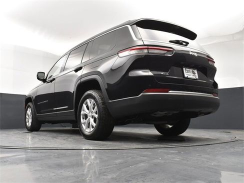 Used 2023 Jeep Grand Cherokee L Limited w/ Luxury Tech Group II image 21