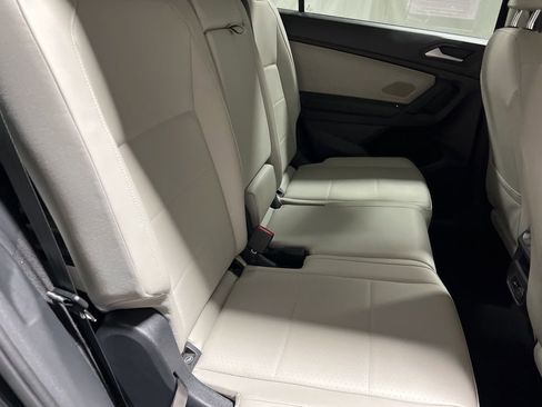 Used 2019 Volkswagen Tiguan SE image 11