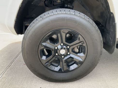 Used 2022 Toyota 4Runner SR5 AWD/4WD image 12