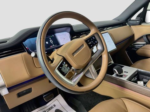 Certified 2025 Land Rover Range Rover Long Wheelbase SE AWD/4WD image 9