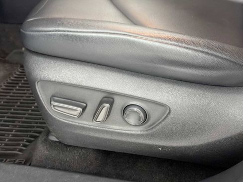 Used 2023 Toyota Highlander XLE image 14