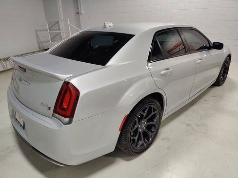 Used 2019 Chrysler 300 S w/ S Model Appearance Package RWD image 6