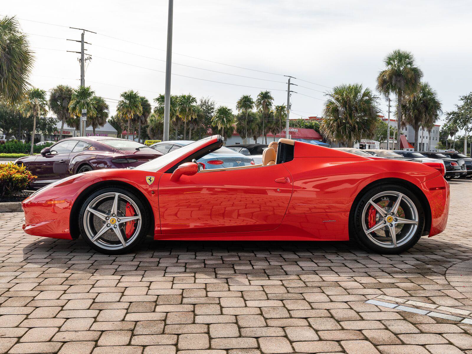 Used 2014 Ferrari 458 Spider RWD image 48