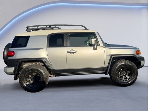 Used 2007 Toyota FJ Cruiser 4WD image 7