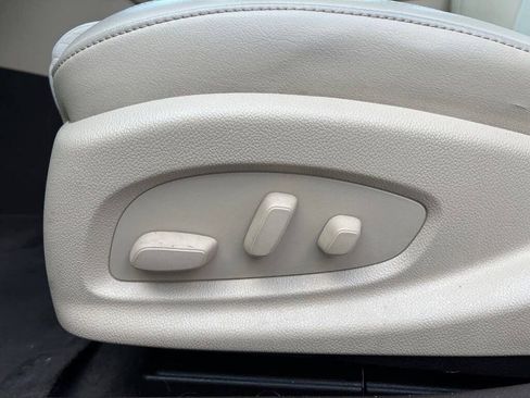 Used 2014 Buick LaCrosse image 13