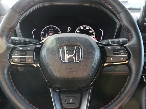 Used 2025 Honda Pilot TrailSport image 12