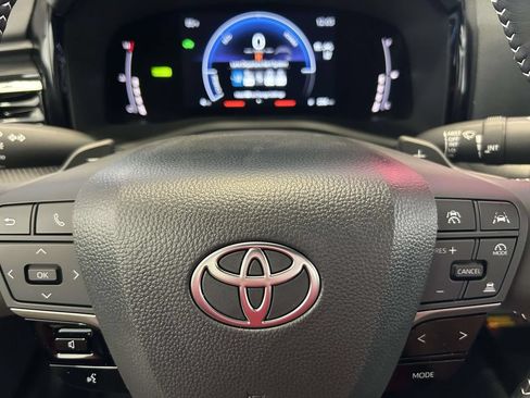 Used 2026 Toyota Camry SE FWD image 28