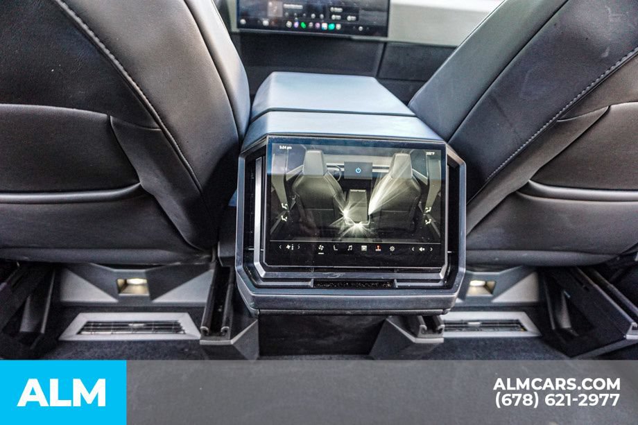 Used 2024 Tesla Cybertruck AWD Crew Cab image 32