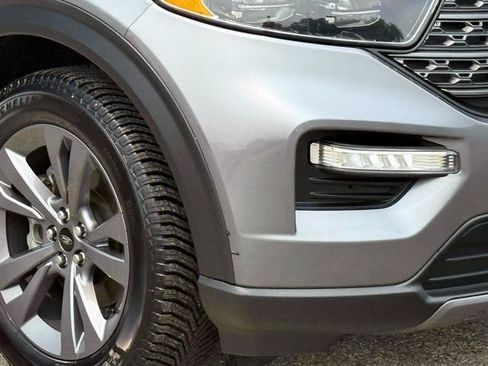 Used 2022 Ford Explorer XLT w/ Equipment Group 202A AWD/4WD image 10