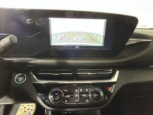 Used 2024 Buick Envista Sport Touring w/ Convenience I Package FWD image 25