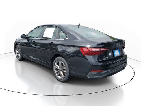 Used 2024 Volkswagen Jetta SE FWD image 4