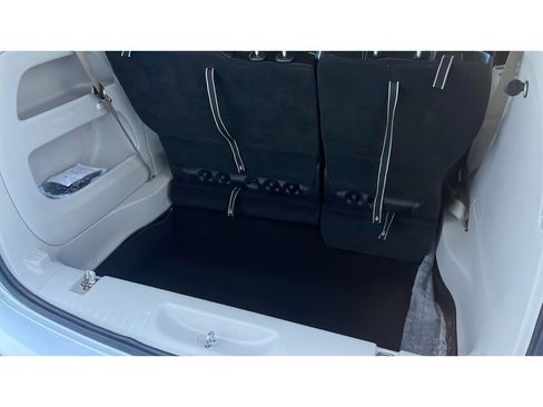 Used 2023 Chrysler Pacifica Touring-L FWD image 26