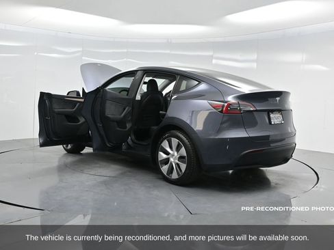 Used 2023 Tesla Model Y 2WD image 44