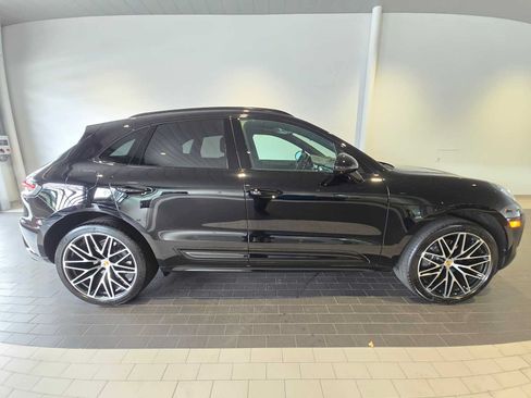Used 2025 Porsche Macan AWD/4WD image 8