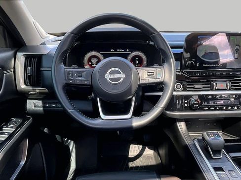 Used 2022 Nissan Pathfinder Platinum w/ Cargo Package FWD image 6