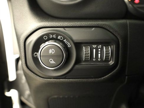 Used 2020 Jeep Gladiator Overland image 31