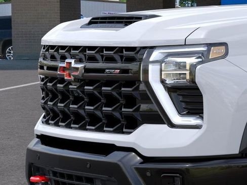 New 2026 Chevrolet Silverado 2500 ZR2 image 13