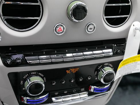 Used 2024 Rolls-Royce Phantom Extended Wheelbase w/ Leather Finishing Pack image 22