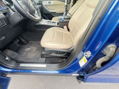 Used 2022 Ford Explorer Limited w/ Equipment Group 301A AWD/4WD image 12