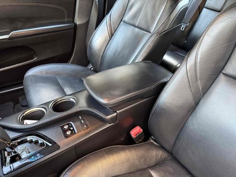 Used 2014 Toyota Avalon Limited image 37