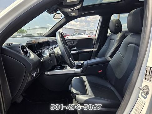 Used 2023 Mercedes-Benz GLB 250 4MATIC image 9