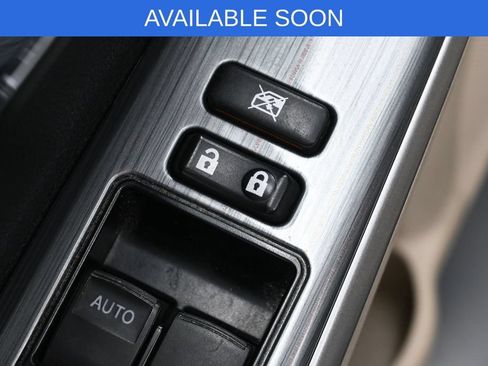 Used 2014 Toyota Camry LE FWD image 12