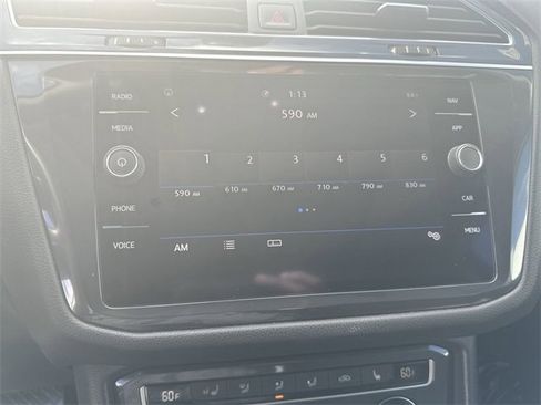 Used 2020 Volkswagen Tiguan SEL image 12