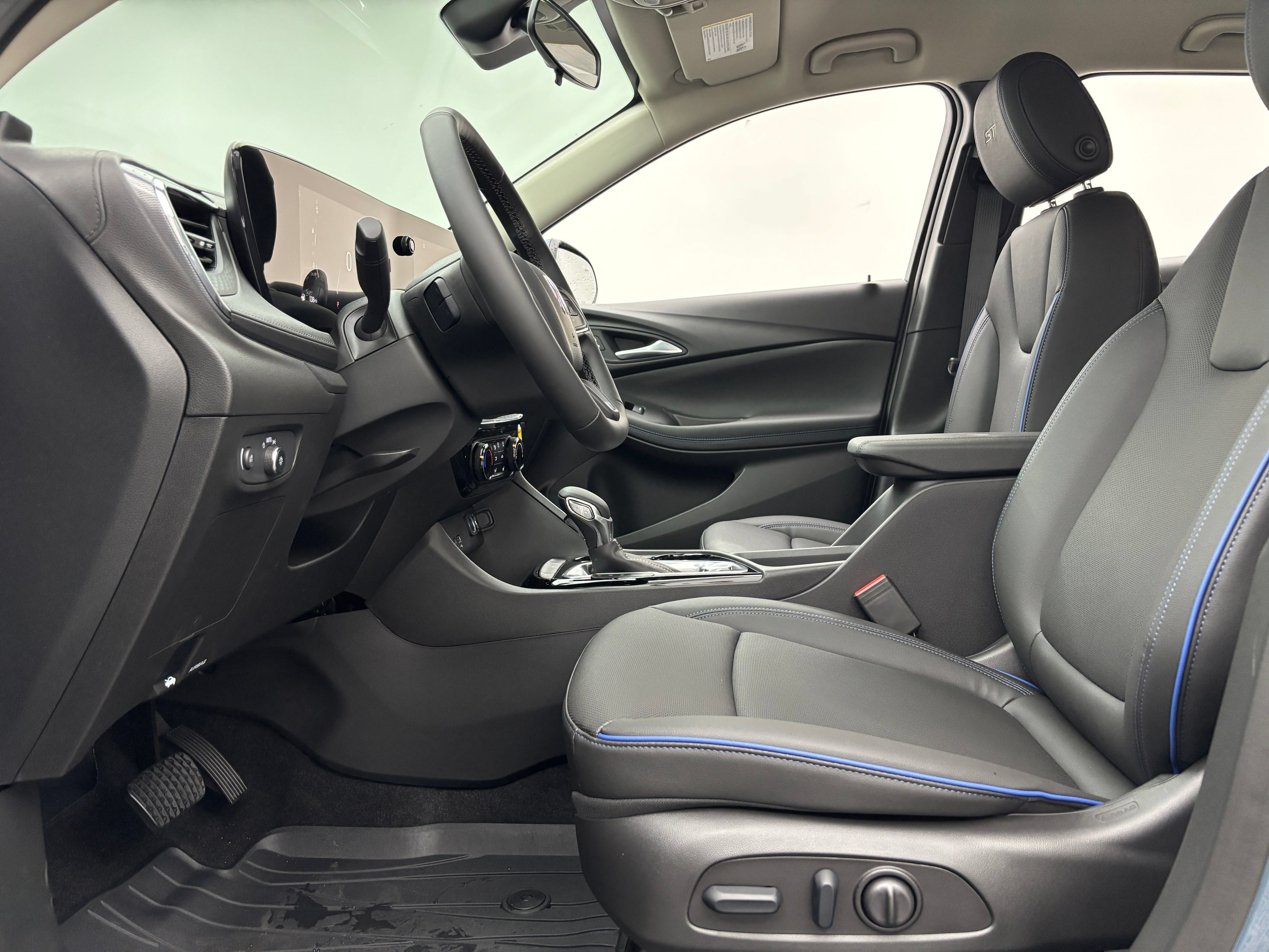 New 2026 Buick Encore GX Sport Touring w/ Advanced Technology Package FWD image 15