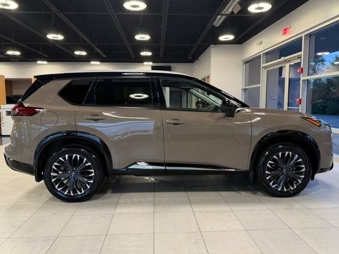 Used 2024 Nissan Rogue Platinum w/ Platinum Premium Package AWD/4WD image 15