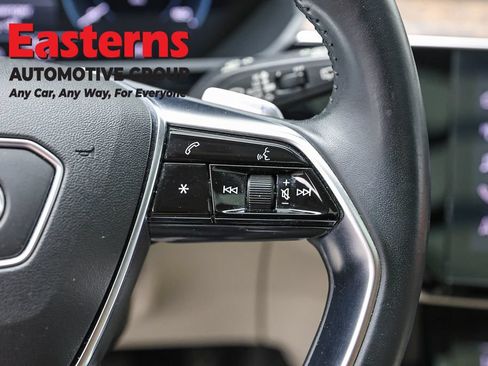 Used 2019 Audi e-tron Prestige w/ Prestige Package AWD/4WD image 16
