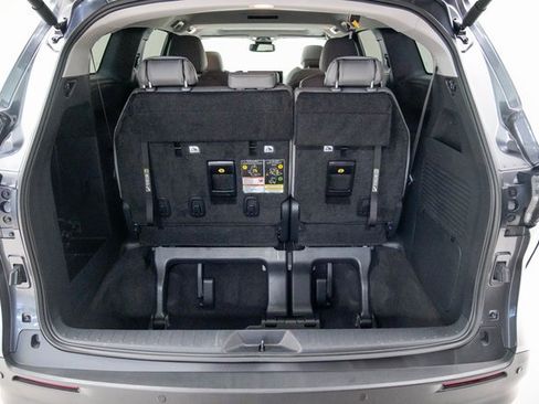 Used 2025 Toyota Sienna XLE image 13