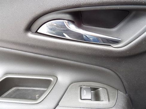 Used 2024 Chevrolet Equinox LT FWD image 26