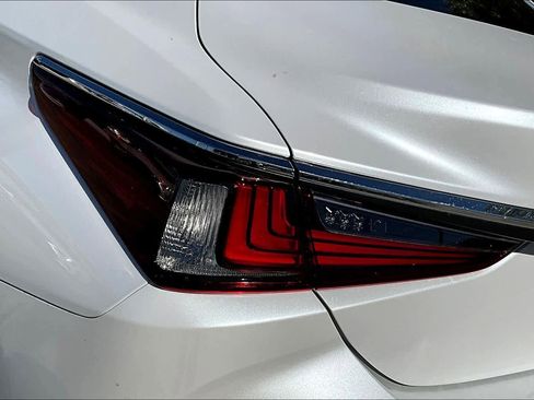 New 2025 Lexus ES 350 w/ Premium Package image 6