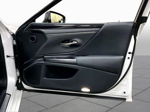 Used 2020 Lexus ES 300h w/ Accessory Package 2 FWD image 23